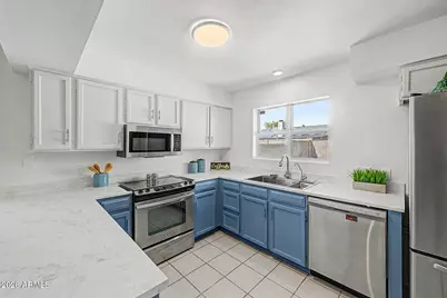 2816 W Villa Maria Drive, Phoenix, AZ 85053 - Photo 10