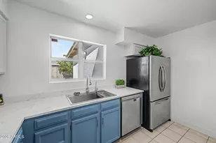 2816 W Villa Maria Dr, Phoenix, AZ 85053 - Photo 12