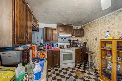 36 S 64th Avenue, Phoenix, AZ 85043 - Photo 10