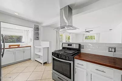 410 W Parkway Boulevard, Tempe, AZ 85281 - Photo 14