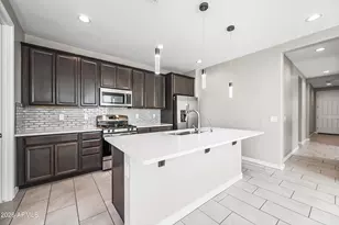 18428 W Ewers Dr, Surprise, AZ 85374 - Photo 12