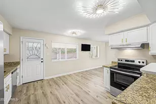 8613 E Laredo Ln, Scottsdale, AZ 85250 - Photo 10