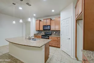 17517 W Pinnacle Vis Dr, Surprise, AZ 85387 - Photo 14