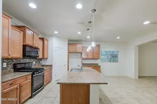17517 W Pinnacle Vis Dr, Surprise, AZ 85387 - Photo 8