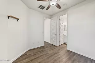 2090 S Dorsey Ln, Tempe, AZ 85282 - Photo 4