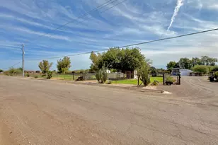 17435 W Maryland Ave, Waddell, AZ 85355 - Photo 36