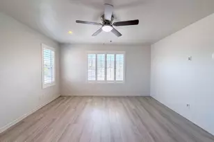841 E Gary Ln, Phoenix, AZ 85042 - Photo 16