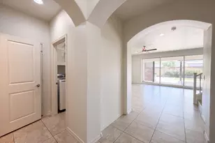 841 E Gary Ln, Phoenix, AZ 85042 - Photo 4