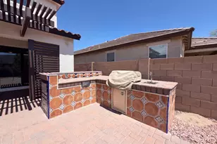 841 E Gary Ln, Phoenix, AZ 85042 - Photo 12