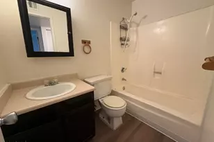 5910 W Golden Ln, Glendale, AZ 85302 - Photo 10