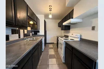 5910 W Golden Lane, Glendale, AZ 85302 - Photo 6