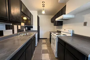 5910 W Golden Ln, Glendale, AZ 85302 - Photo 6