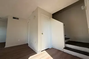 5910 W Golden Ln, Glendale, AZ 85302 - Photo 2