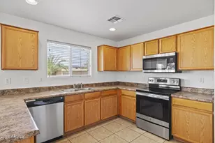 17440 W Caribbean Ln, Surprise, AZ 85388 - Photo 10