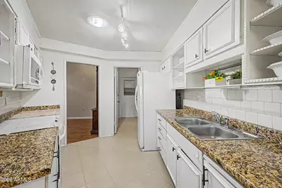 11078 W Coggins Drive, Sun City, AZ 85351 - Photo 10