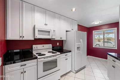 14032 N 111th Avenue, Sun City, AZ 85351 - Photo 4