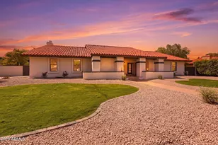 8852 S Lakeshore Dr, Tempe, AZ 85284 - Photo 4