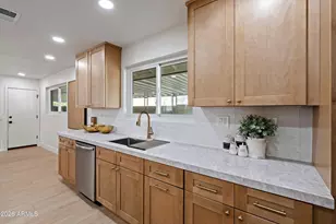709 E Royal Palm Rd, Phoenix, AZ 85020 - Photo 18