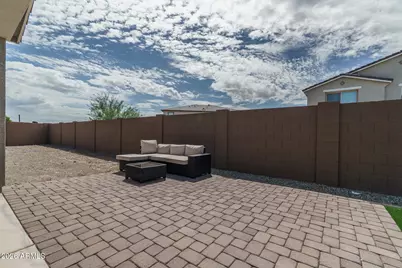 24133 W Gibson Lane, Buckeye, AZ 85326 - Photo 28