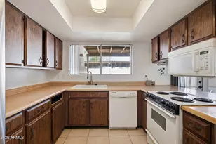 3131 W Loma Ln, Phoenix, AZ 85051 - Photo 16