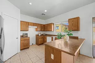 634 E Dekalb Ln, Phoenix, AZ 85040 - Photo 10
