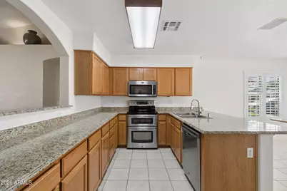 11058 W Sierra Pinta Drive, Peoria, AZ 85373 - Photo 2