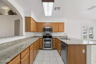 11058 W Sierra Pinta Dr, Peoria, AZ 85373 - Photo 2