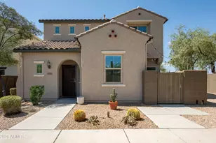 21264 N 36th Pl, Phoenix, AZ 85050 - Photo 2