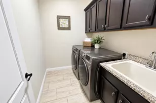 3755 E Zachary Dr, Phoenix, AZ 85050 - Photo 18