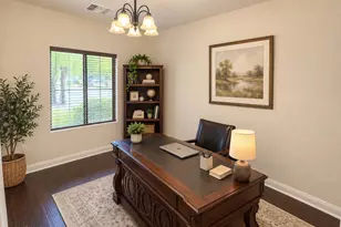 3755 E Zachary Dr, Phoenix, AZ 85050 - Photo 16