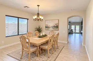 3755 E Zachary Dr, Phoenix, AZ 85050 - Photo 4