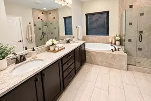 3755 E Zachary Dr, Phoenix, AZ 85050 - Photo 10