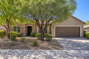3755 E Zachary Dr, Phoenix, AZ 85050 - Photo 2