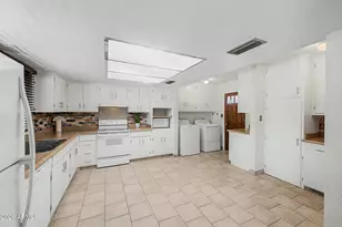 3327 W Mountain View Rd, Phoenix, AZ 85051 - Photo 14