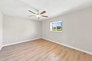 10734 W Hatcher Rd, Sun City, AZ 85351 - Photo 24