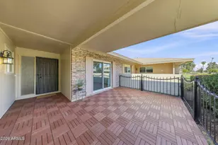 10734 W Hatcher Rd, Sun City, AZ 85351 - Photo 4