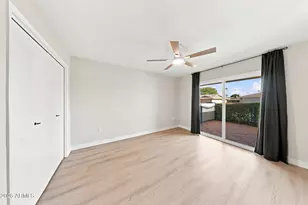10734 W Hatcher Rd, Sun City, AZ 85351 - Photo 20