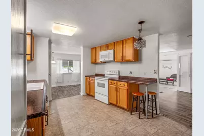 6534 W Sunnyslope Lane, Glendale, AZ 85302 - Photo 4