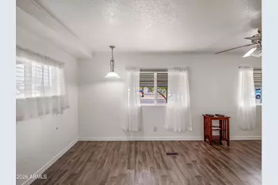 6534 W Sunnyslope Lane, Glendale, AZ 85302 - Photo 6