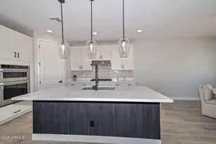 26428 N Thornhill Dr, Peoria, AZ 85383 - Photo 2