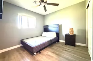4460 E Belleview St, Phoenix, AZ 85008 - Photo 16