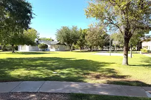 4460 E Belleview St, Phoenix, AZ 85008 - Photo 22