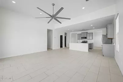 9210 W Vermont Avenue, Glendale, AZ 85305 - Photo 10