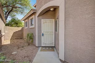 4038 E Melinda Ln, Phoenix, AZ 85050 - Photo 4