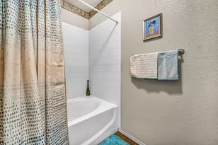 7401 W Arrowhead Clubhouse Dr, Glendale, AZ 85308 - Photo 8