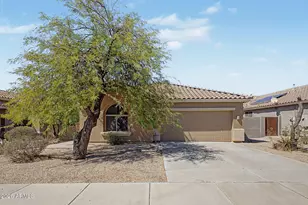 17522 W Lavender Ln, Goodyear, AZ 85338 - Photo 2