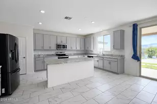 2439 W Kowalsky Ln, Phoenix, AZ 85041 - Photo 12