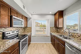 11825 N 75th Dr, Peoria, AZ 85345 - Photo 6
