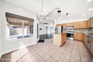 10817 W Almeria Rd, Avondale, AZ 85392 - Photo 16