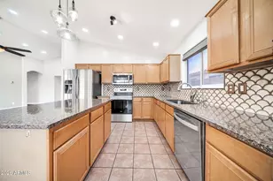 10817 W Almeria Rd, Avondale, AZ 85392 - Photo 12